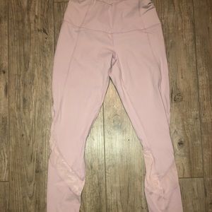 Women’s light pink leggings